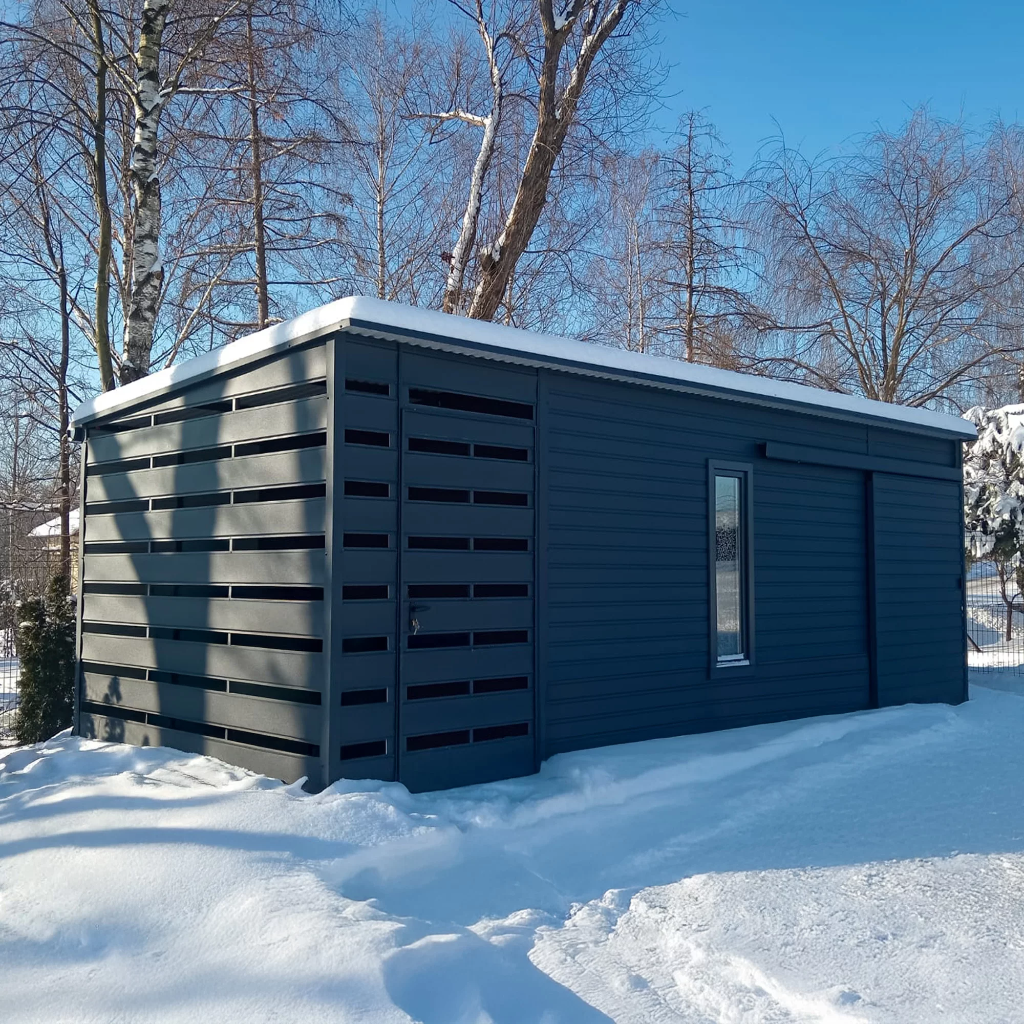 Vrtna hiška 5,5x3 m + nadstrešek 1,5x3 m - temni grafit mat